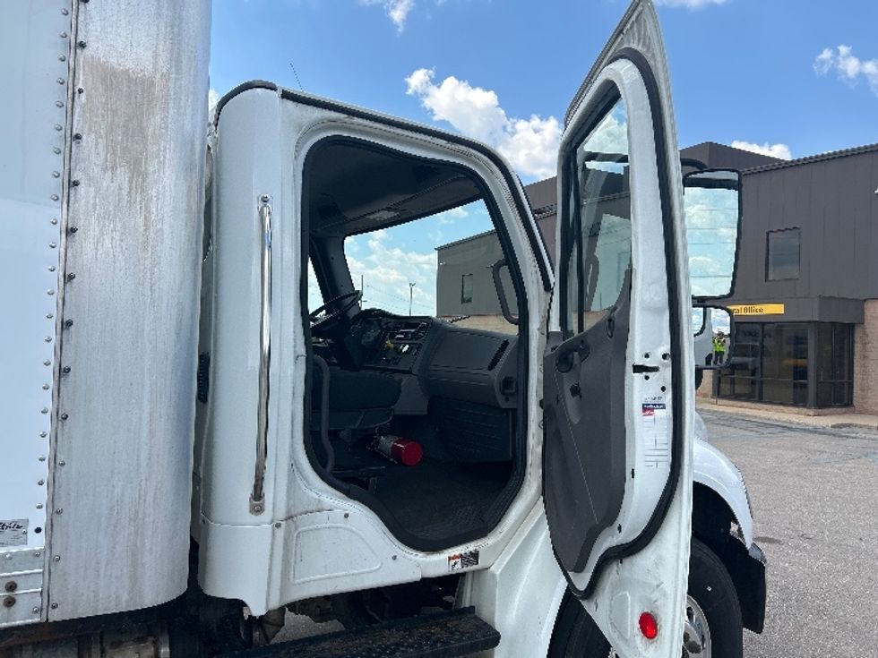 Medium Duty Box Truck-Light and Medium Duty Trucks-Freightliner-2019-M2-Kentwood-MI-118,042\n\t\tmiles-$ 57,750 - Image 20