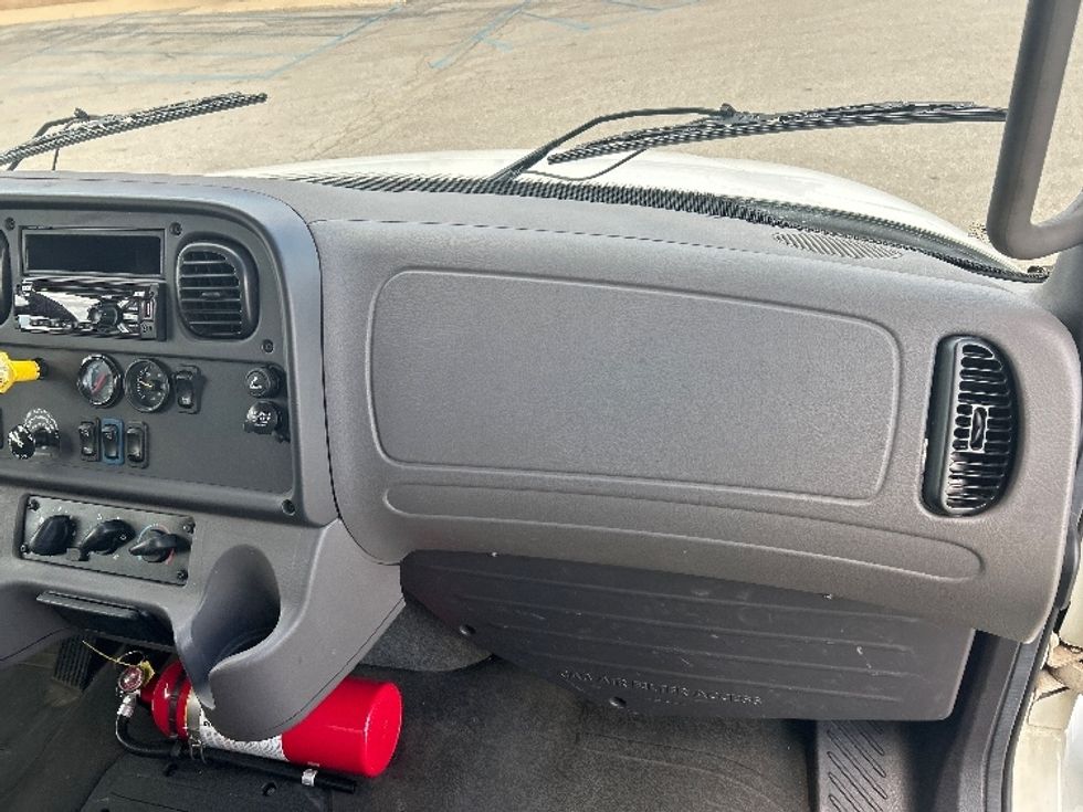 Medium Duty Box Truck-Light and Medium Duty Trucks-Freightliner-2019-M2-Kentwood-MI-118,042\n\t\tmiles-$ 57,750 - Image 21