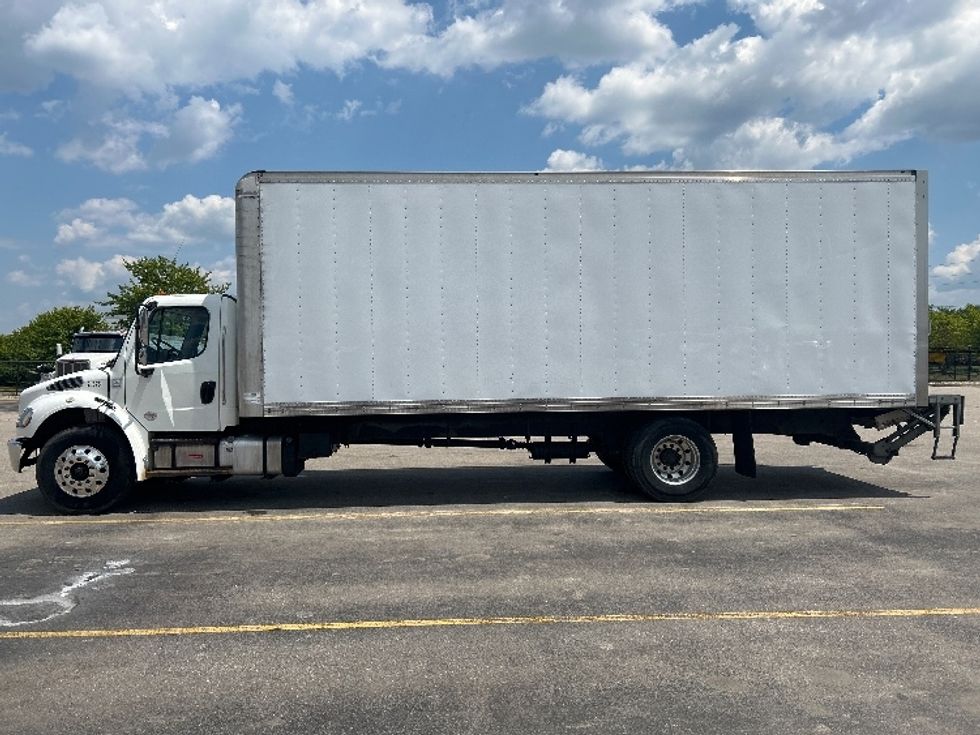 Medium Duty Box Truck-Light and Medium Duty Trucks-Freightliner-2019-M2-Kentwood-MI-118,042\n\t\tmiles-$ 57,750 - Image 4