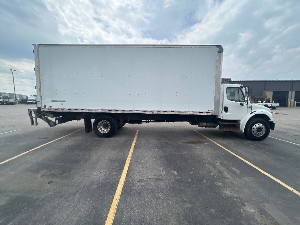 Medium Duty Box Truck-Light and Medium Duty Trucks-Freightliner-2019-M2-Kentwood-MI-96,637\n\t\tmiles-$ 59,250 - Image 14