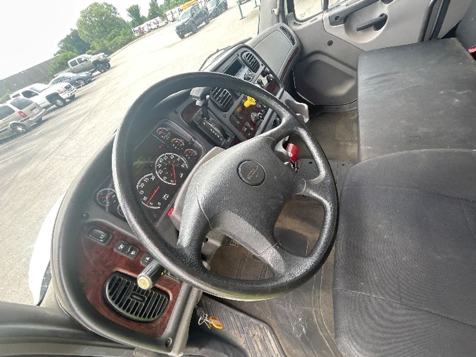 Medium Duty Box Truck-Light and Medium Duty Trucks-Freightliner-2019-M2-Kentwood-MI-96,637\n\t\tmiles-$ 59,250 - Image 16