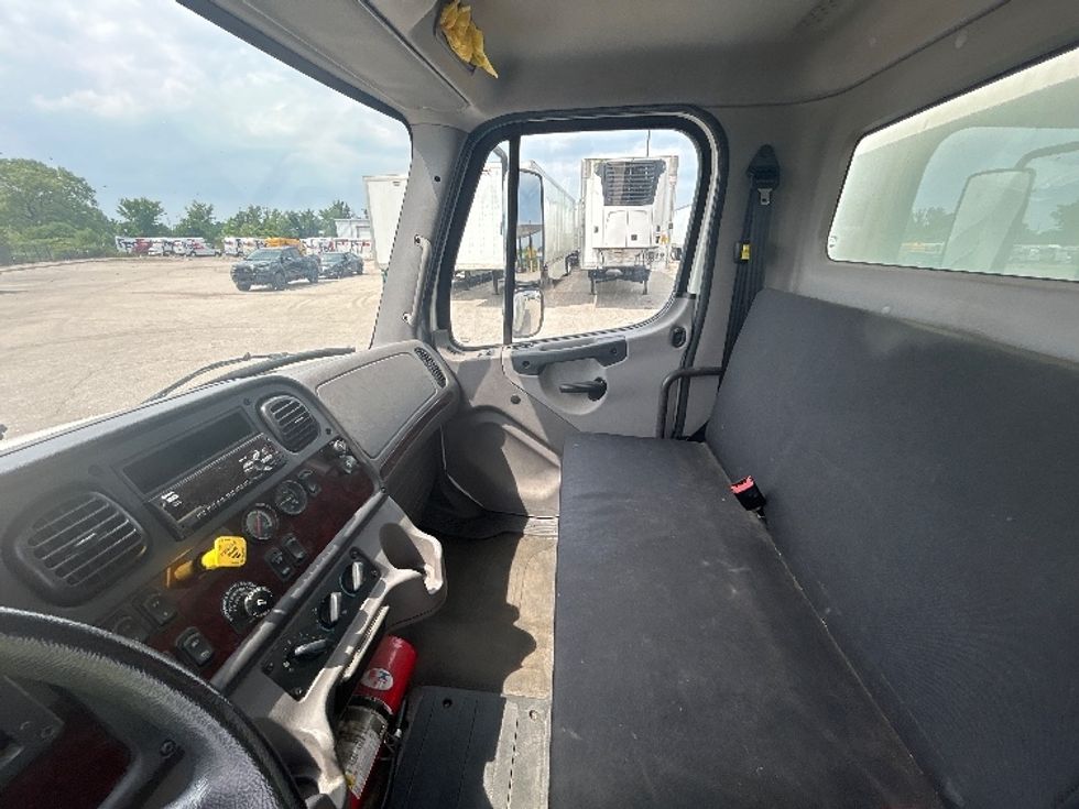 Medium Duty Box Truck-Light and Medium Duty Trucks-Freightliner-2019-M2-Kentwood-MI-96,637\n\t\tmiles-$ 59,250 - Image 18