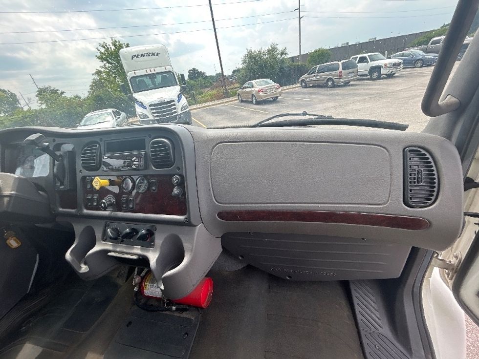 Medium Duty Box Truck-Light and Medium Duty Trucks-Freightliner-2019-M2-Kentwood-MI-96,637\n\t\tmiles-$ 59,250 - Image 20