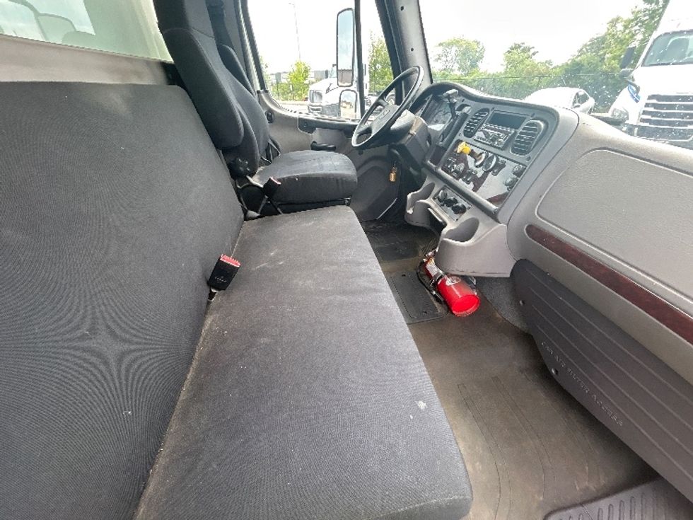 Medium Duty Box Truck-Light and Medium Duty Trucks-Freightliner-2019-M2-Kentwood-MI-96,637\n\t\tmiles-$ 59,250 - Image 21