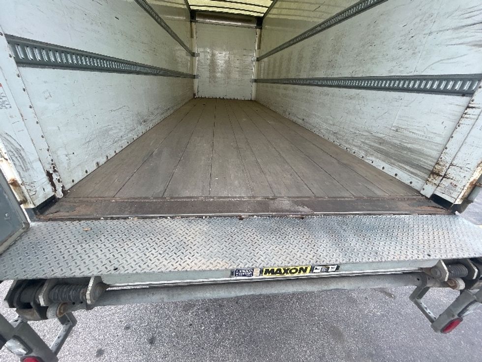 Medium Duty Box Truck-Light and Medium Duty Trucks-Freightliner-2019-M2-Kentwood-MI-96,637\n\t\tmiles-$ 59,250 - Image 9