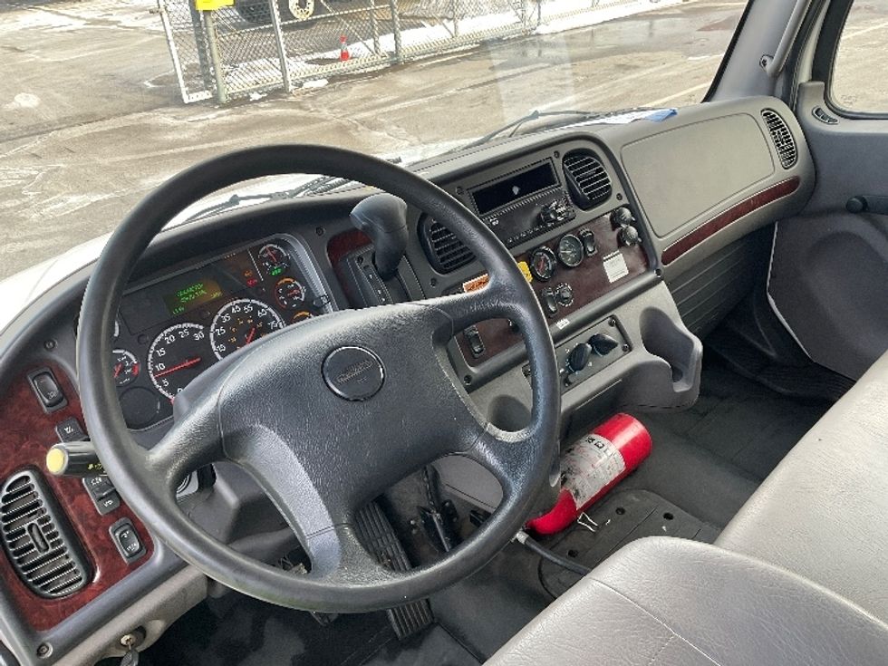 Medium Duty Box Truck-Light and Medium Duty Trucks-Freightliner-2019-M2-King Of Prussia-PA-115,183\n\t\tmiles-$ 57,500 - Image 17