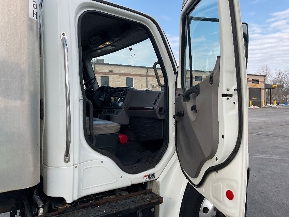 Medium Duty Box Truck-Light and Medium Duty Trucks-Freightliner-2019-M2-King Of Prussia-PA-115,183\n\t\tmiles-$ 57,500 - Image 20