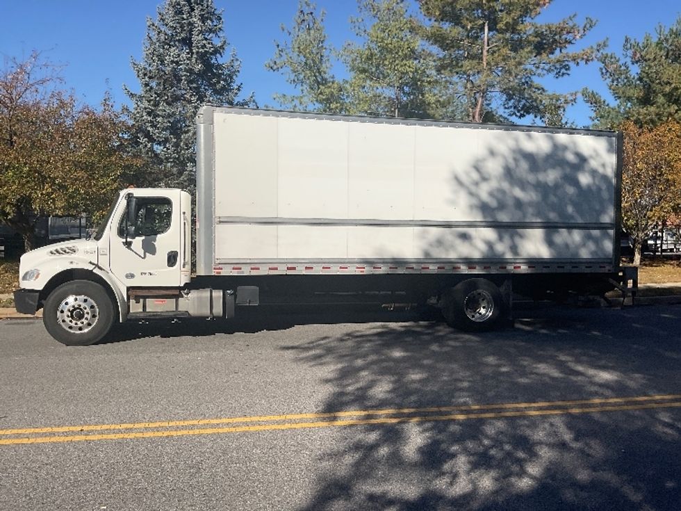 Medium Duty Box Truck-Light and Medium Duty Trucks-Freightliner-2019-M2-King Of Prussia-PA-143,461\n\t\tmiles-$ 53,750 - Image 4