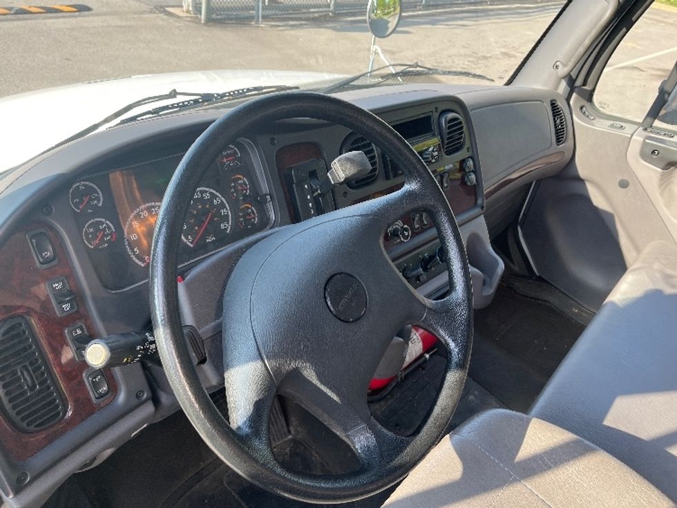 Medium Duty Box Truck-Light and Medium Duty Trucks-Freightliner-2019-M2-King Of Prussia-PA-37,569\n\t\tmiles-$ 68,000 - Image 17