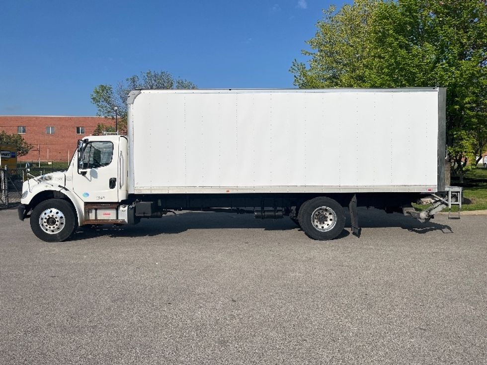 Medium Duty Box Truck-Light and Medium Duty Trucks-Freightliner-2019-M2-King Of Prussia-PA-37,569\n\t\tmiles-$ 68,000 - Image 4