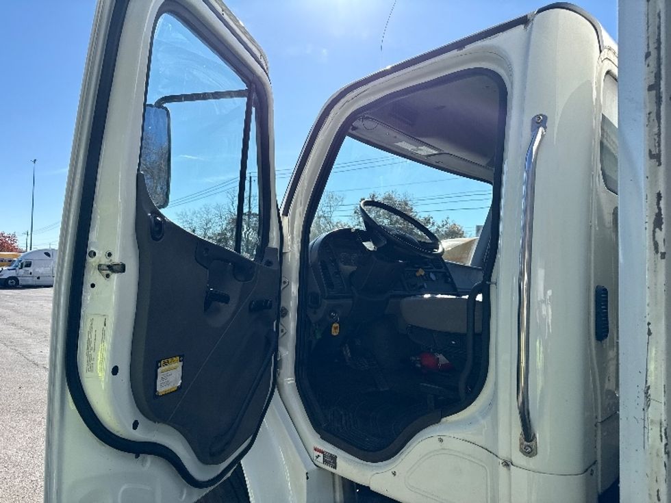 Medium Duty Box Truck-Light and Medium Duty Trucks-Freightliner-2019-M2-Knoxville-TN-319,853\n\t\tmiles-$ 32,750 - Image 15