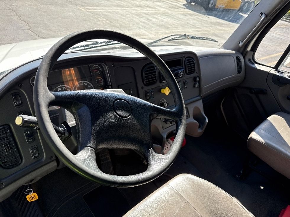 Medium Duty Box Truck-Light and Medium Duty Trucks-Freightliner-2019-M2-Knoxville-TN-319,853\n\t\tmiles-$ 32,750 - Image 16