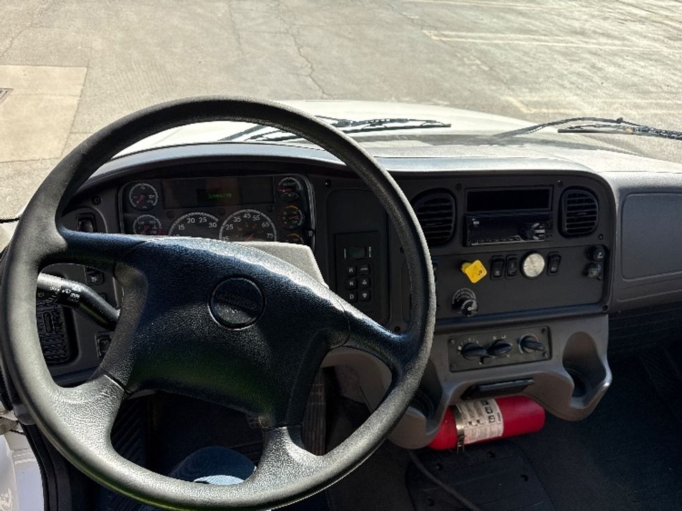 Medium Duty Box Truck-Light and Medium Duty Trucks-Freightliner-2019-M2-Knoxville-TN-319,853\n\t\tmiles-$ 32,750 - Image 17