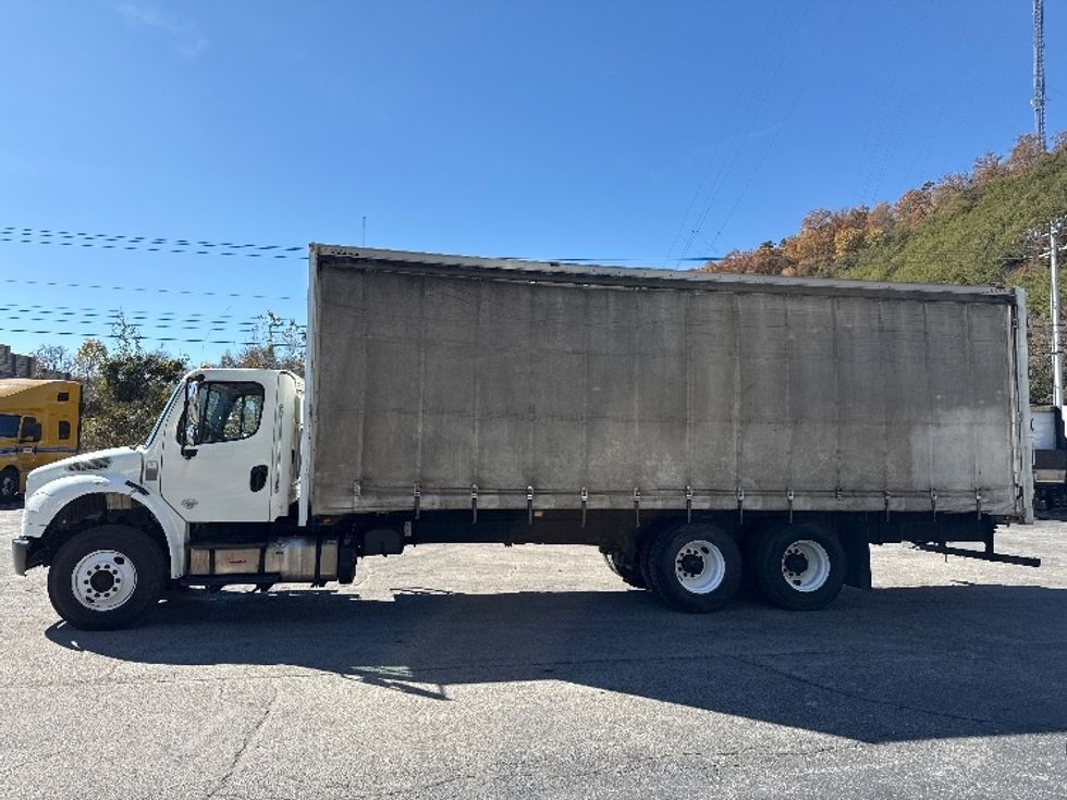 Medium Duty Box Truck-Light and Medium Duty Trucks-Freightliner-2019-M2-Knoxville-TN-319,853\n\t\tmiles-$ 32,750 - Image 4