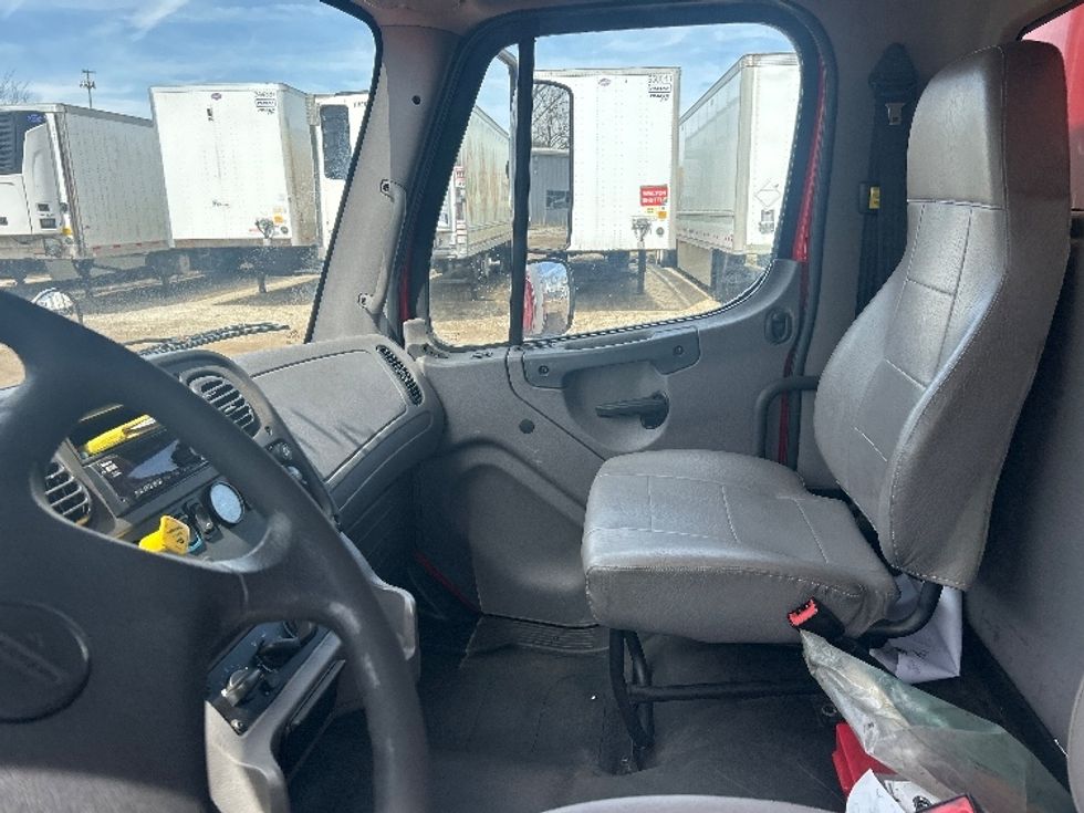 Medium Duty Box Truck-Light and Medium Duty Trucks-Freightliner-2019-M2-La Porte-IN-240,142\n\t\tmiles-$ 24,750 - Image 18