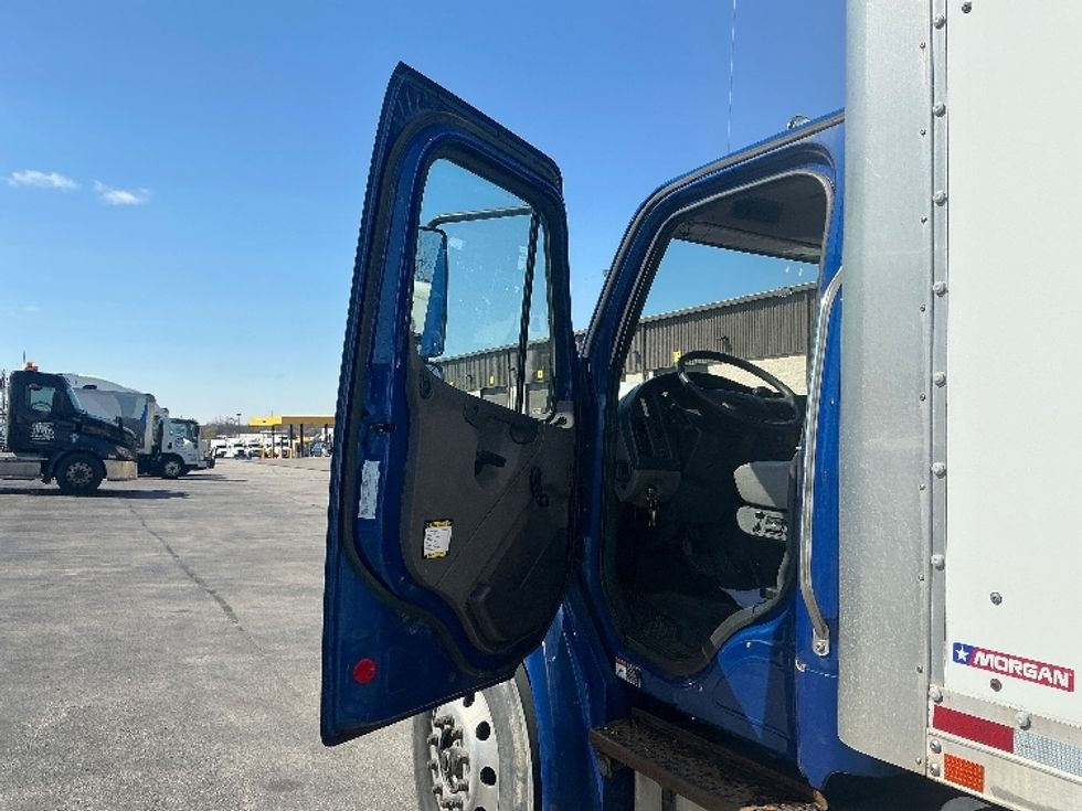 Medium Duty Box Truck-Light and Medium Duty Trucks-Freightliner-2019-M2-La Porte-IN-283,244\n\t\tmiles-$ 35,750 - Image 16