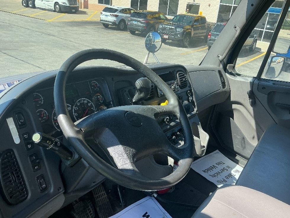 Medium Duty Box Truck-Light and Medium Duty Trucks-Freightliner-2019-M2-La Porte-IN-283,244\n\t\tmiles-$ 35,750 - Image 17
