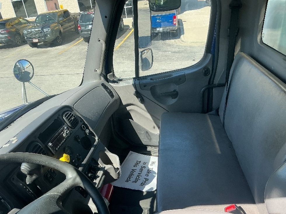 Medium Duty Box Truck-Light and Medium Duty Trucks-Freightliner-2019-M2-La Porte-IN-283,244\n\t\tmiles-$ 35,750 - Image 19