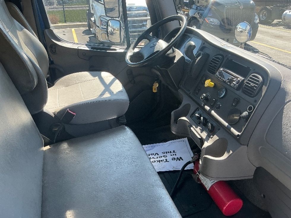 Medium Duty Box Truck-Light and Medium Duty Trucks-Freightliner-2019-M2-La Porte-IN-283,244\n\t\tmiles-$ 35,750 - Image 22