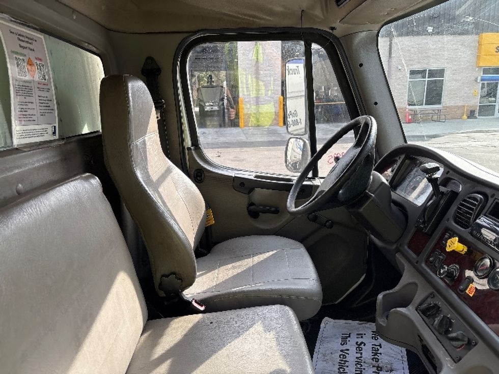 Medium Duty Box Truck-Light and Medium Duty Trucks-Freightliner-2019-M2-Ladson-SC-116,962\n\t\tmiles-$ 54,500 - Image 22