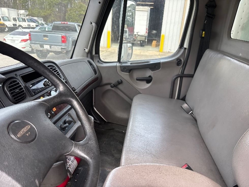 Medium Duty Box Truck-Light and Medium Duty Trucks-Freightliner-2019-M2-Ladson-SC-125,391\n\t\tmiles-$ 54,500 - Image 19