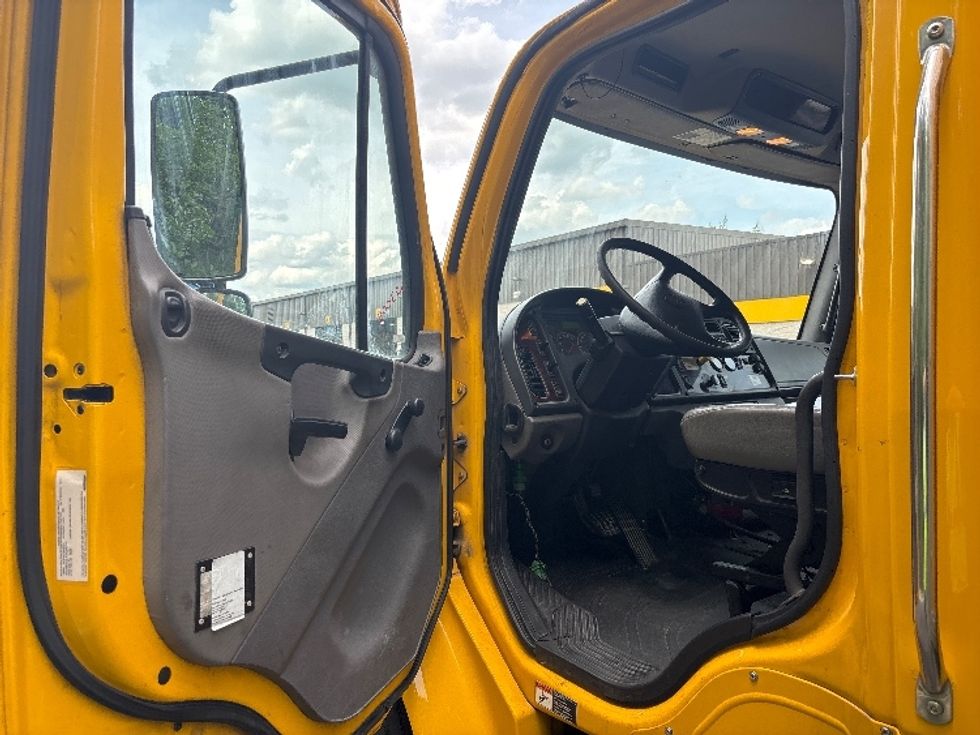 Medium Duty Box Truck-Light and Medium Duty Trucks-Freightliner-2019-M2-Ladson-SC-175,947\n\t\tmiles-$ 44,000 - Image 16