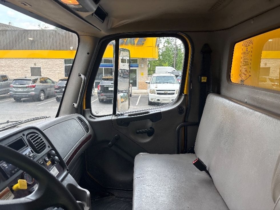 Medium Duty Box Truck-Light and Medium Duty Trucks-Freightliner-2019-M2-Ladson-SC-175,947\n\t\tmiles-$ 44,000 - Image 19