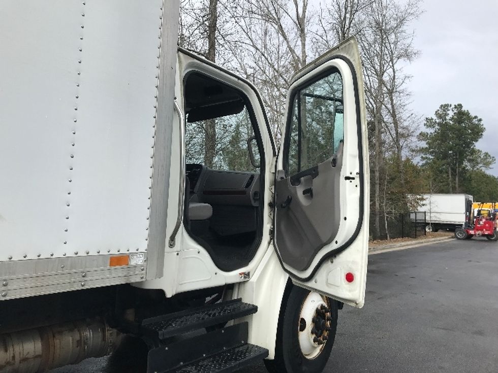Medium Duty Box Truck-Light and Medium Duty Trucks-Freightliner-2019-M2-Ladson-SC-179,649\n\t\tmiles-$ 46,750 - Image 20