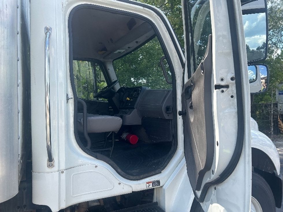Medium Duty Box Truck-Light and Medium Duty Trucks-Freightliner-2019-M2-Ladson-SC-182,750\n\t\tmiles-$ 54,750 - Image 19