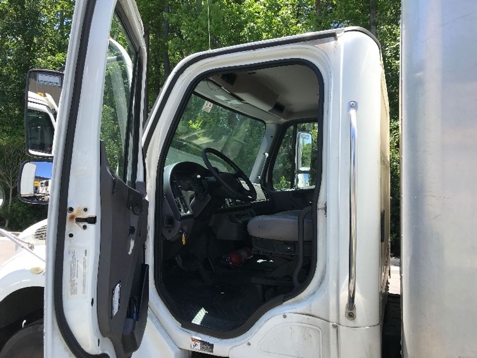 Medium Duty Box Truck-Light and Medium Duty Trucks-Freightliner-2019-M2-Ladson-SC-318,320\n\t\tmiles-$ 31,750 - Image 15