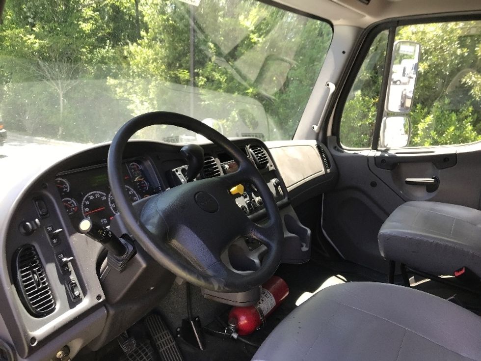 Medium Duty Box Truck-Light and Medium Duty Trucks-Freightliner-2019-M2-Ladson-SC-318,320\n\t\tmiles-$ 31,750 - Image 16