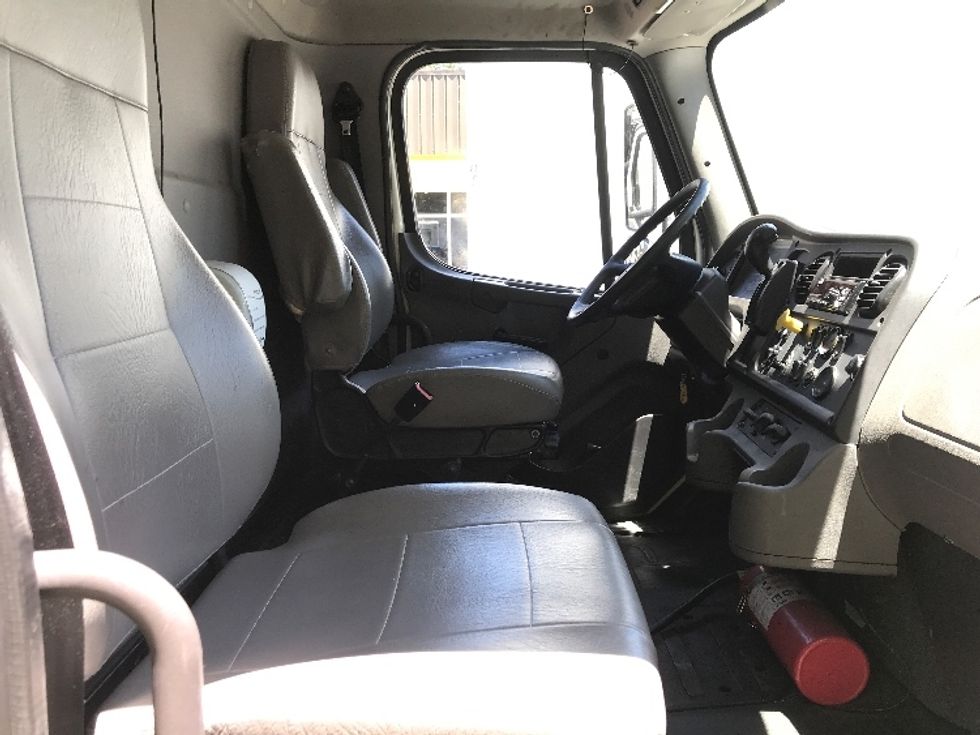 Medium Duty Box Truck-Light and Medium Duty Trucks-Freightliner-2019-M2-Ladson-SC-318,320\n\t\tmiles-$ 31,750 - Image 21
