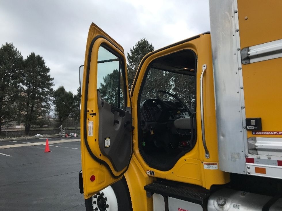 Medium Duty Box Truck-Light and Medium Duty Trucks-Freightliner-2019-M2-Lancaster-PA-136,696\n\t\tmiles-$ 51,250 - Image 16