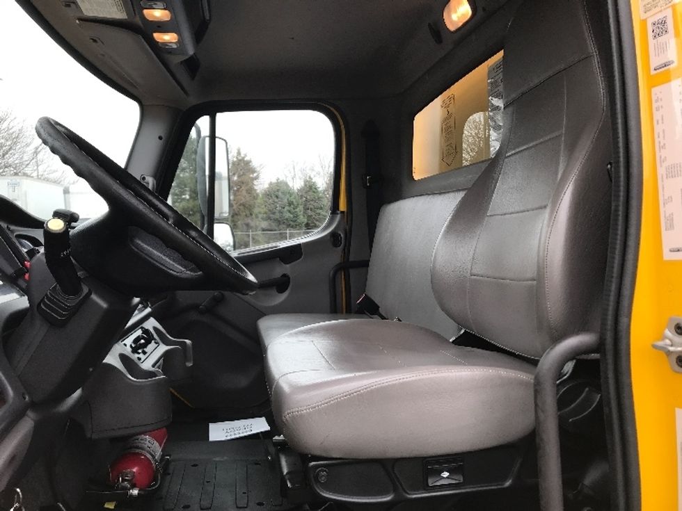Medium Duty Box Truck-Light and Medium Duty Trucks-Freightliner-2019-M2-Lancaster-PA-136,696\n\t\tmiles-$ 51,250 - Image 19