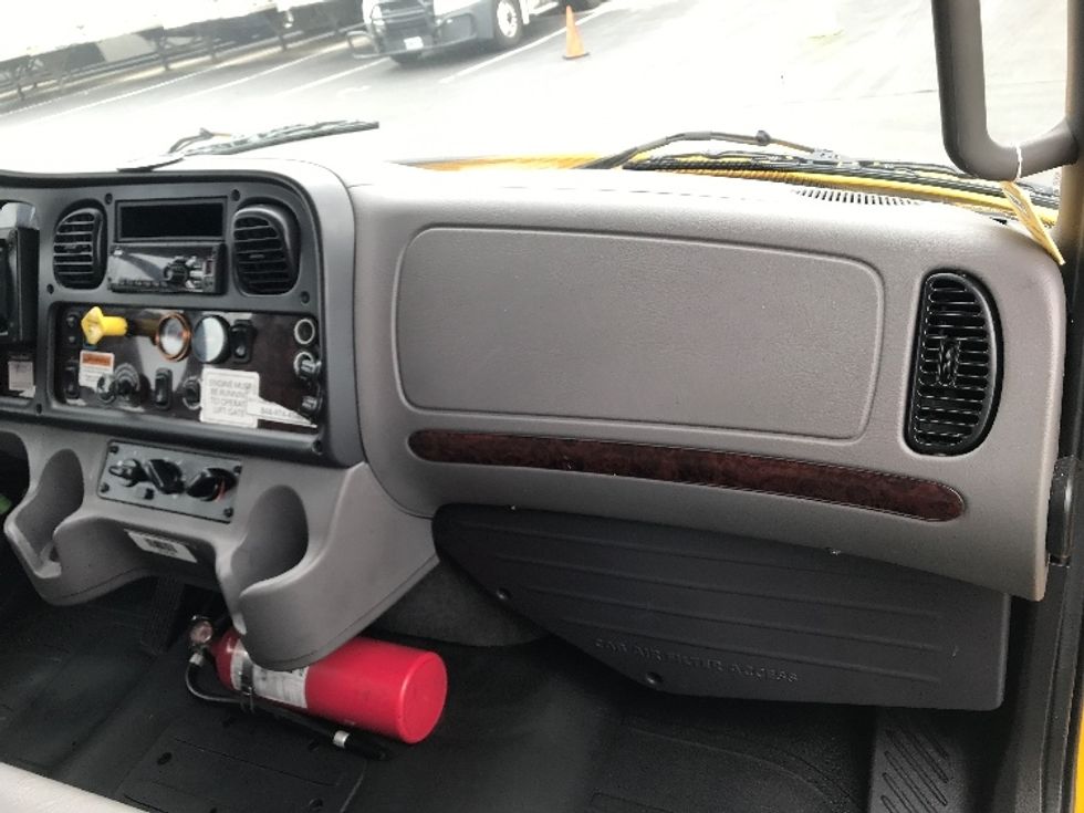 Medium Duty Box Truck-Light and Medium Duty Trucks-Freightliner-2019-M2-Lancaster-PA-136,696\n\t\tmiles-$ 51,250 - Image 21