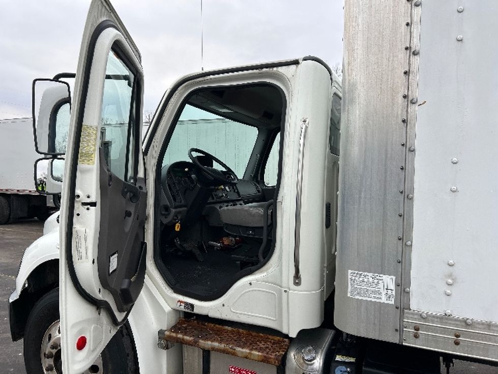 Medium Duty Box Truck-Light and Medium Duty Trucks-Freightliner-2019-M2-Lansing-MI-112,711\n\t\tmiles-$ 57,750 - Image 16