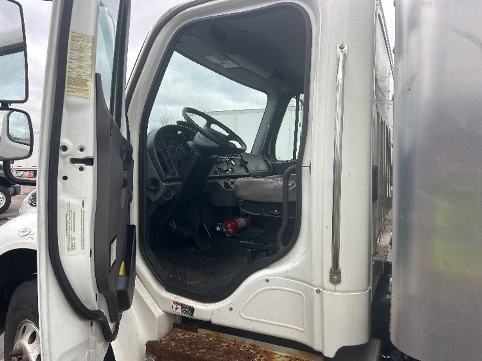 Medium Duty Box Truck-Light and Medium Duty Trucks-Freightliner-2019-M2-Lansing-MI-122,457\n\t\tmiles-$ 56,750 - Image 16