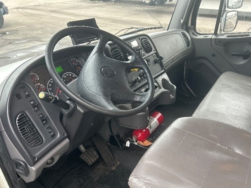 Medium Duty Box Truck-Light and Medium Duty Trucks-Freightliner-2019-M2-Lansing-MI-122,457\n\t\tmiles-$ 56,750 - Image 17