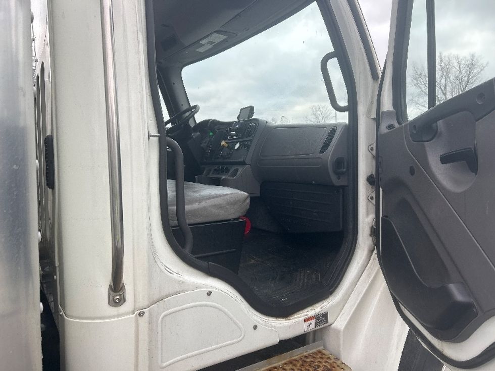 Medium Duty Box Truck-Light and Medium Duty Trucks-Freightliner-2019-M2-Lansing-MI-122,457\n\t\tmiles-$ 56,750 - Image 20