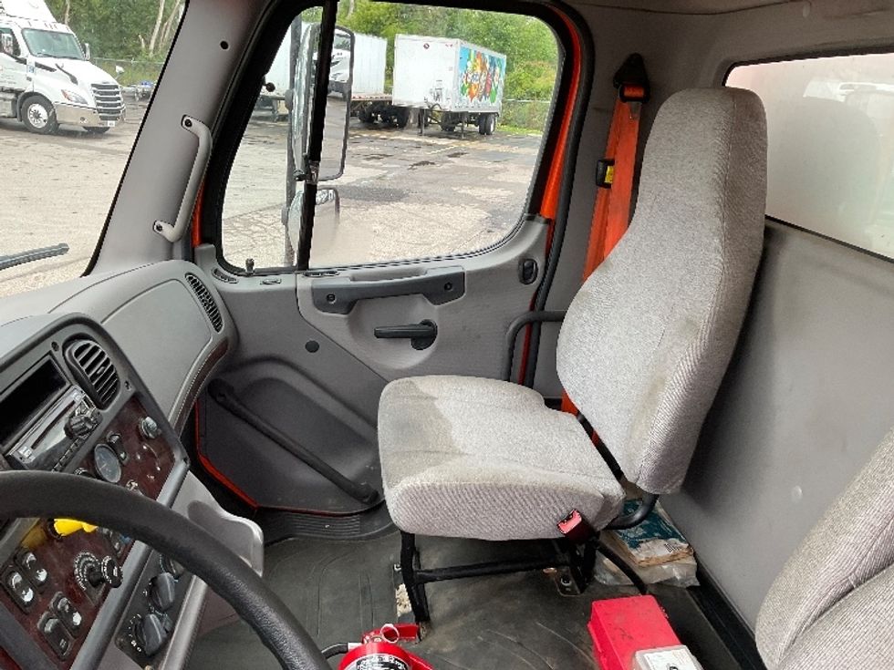 Medium Duty Box Truck-Light and Medium Duty Trucks-Freightliner-2019-M2-Lansing-MI-313,436\n\t\tmiles-$ 21,250 - Image 19