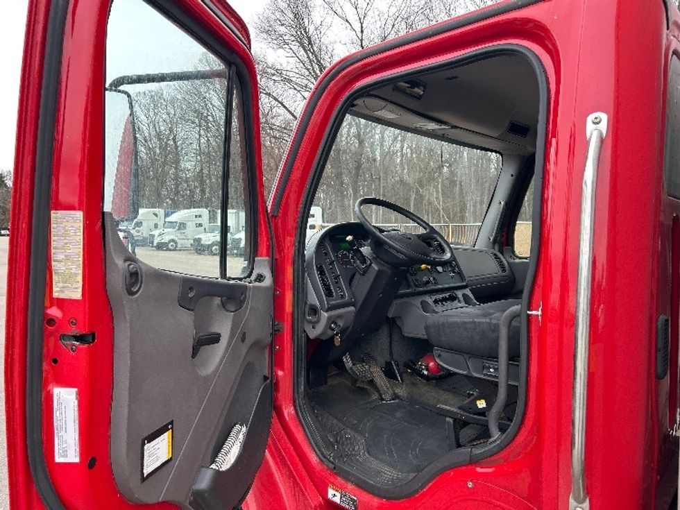 Medium Duty Box Truck-Light and Medium Duty Trucks-Freightliner-2019-M2-Lansing-MI-368,223\n\t\tmiles-$ 21,500 - Image 16