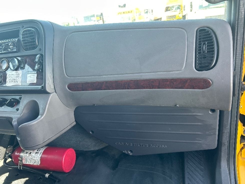 Medium Duty Box Truck-Light and Medium Duty Trucks-Freightliner-2019-M2-Las Vegas-NV-112,326\n\t\tmiles-$ 55,000 - Image 19