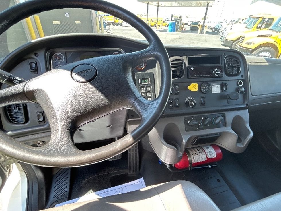 Medium Duty Box Truck-Light and Medium Duty Trucks-Freightliner-2019-M2-Las Vegas-NV-71,777\n\t\tmiles-$ 53,000 - Image 18