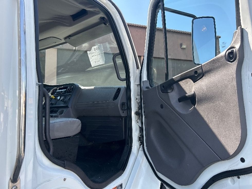 Medium Duty Box Truck-Light and Medium Duty Trucks-Freightliner-2019-M2-Las Vegas-NV-71,777\n\t\tmiles-$ 53,000 - Image 20