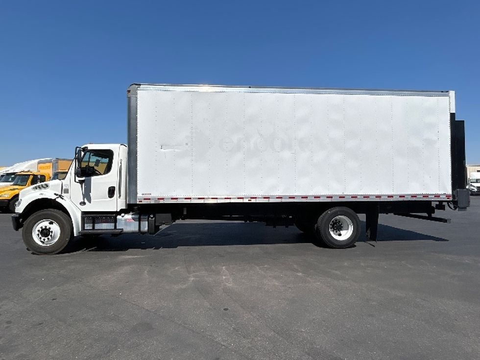 Medium Duty Box Truck-Light and Medium Duty Trucks-Freightliner-2019-M2-Las Vegas-NV-71,777\n\t\tmiles-$ 53,000 - Image 4