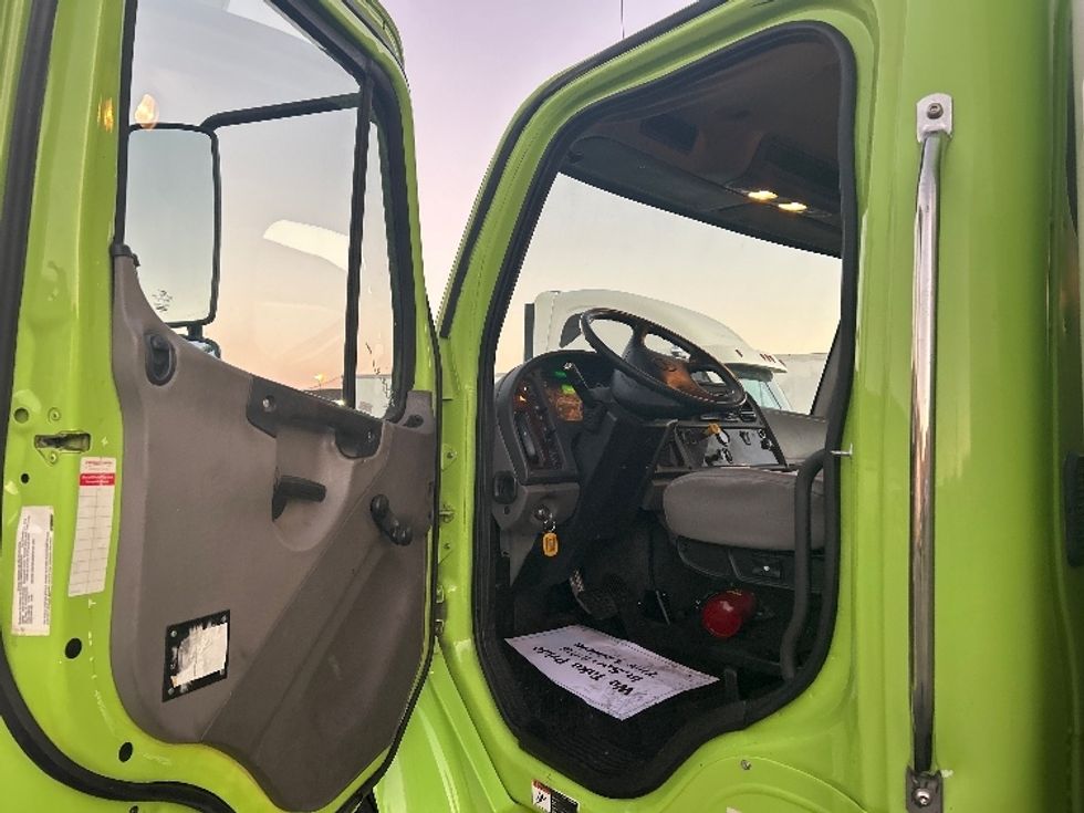 Medium Duty Box Truck-Light and Medium Duty Trucks-Freightliner-2019-M2-Las Vegas-NV-74,207\n\t\tmiles-$ 50,750 - Image 16