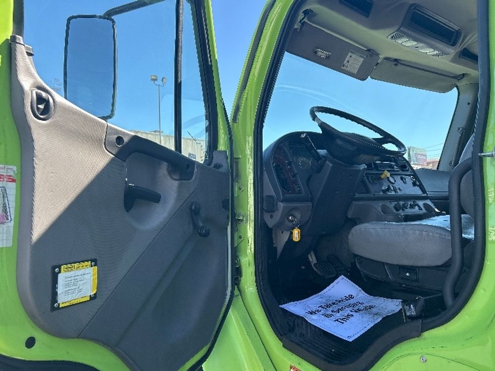 Medium Duty Box Truck-Light and Medium Duty Trucks-Freightliner-2019-M2-Las Vegas-NV-78,832\n\t\tmiles-$ 62,000 - Image 16