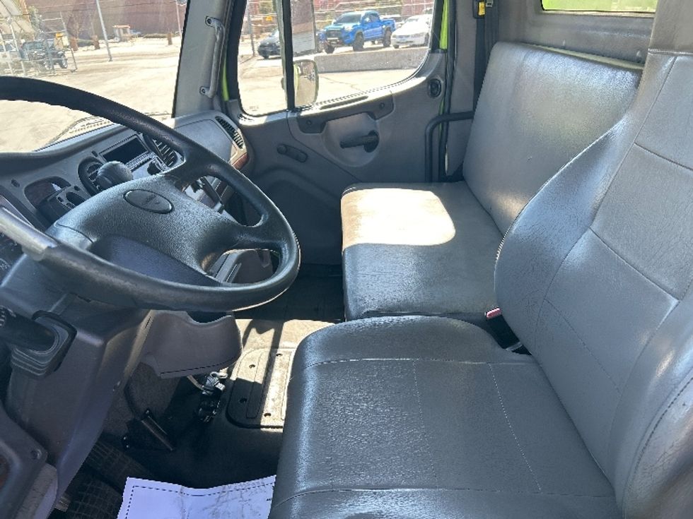 Medium Duty Box Truck-Light and Medium Duty Trucks-Freightliner-2019-M2-Las Vegas-NV-78,832\n\t\tmiles-$ 62,000 - Image 19