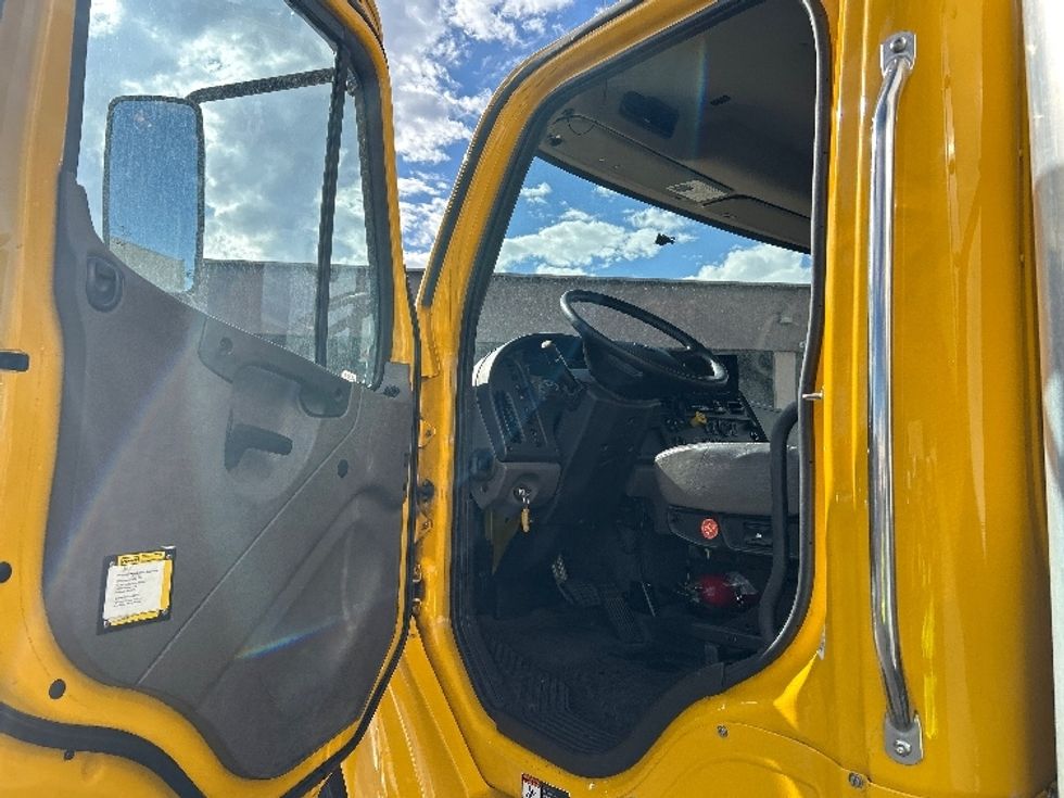 Medium Duty Box Truck-Light and Medium Duty Trucks-Freightliner-2019-M2-Las Vegas-NV-82,825\n\t\tmiles-$ 57,750 - Image 16