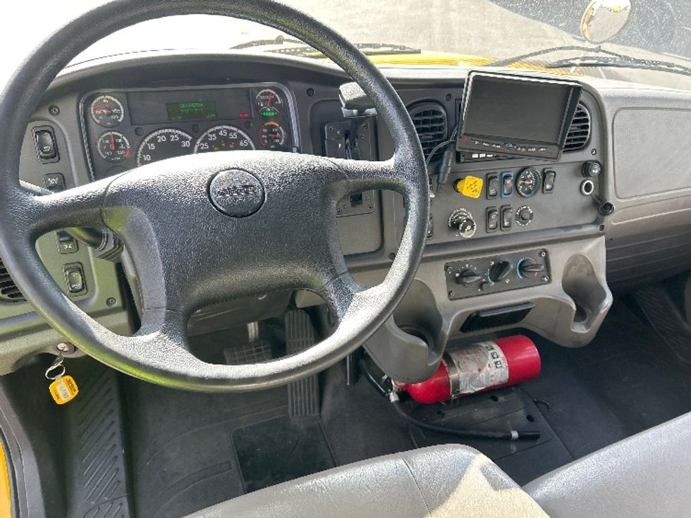 Medium Duty Box Truck-Light and Medium Duty Trucks-Freightliner-2019-M2-Las Vegas-NV-82,825\n\t\tmiles-$ 57,750 - Image 18